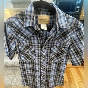 Wrangler Men's Casual Blue and Black Plaid Shirt